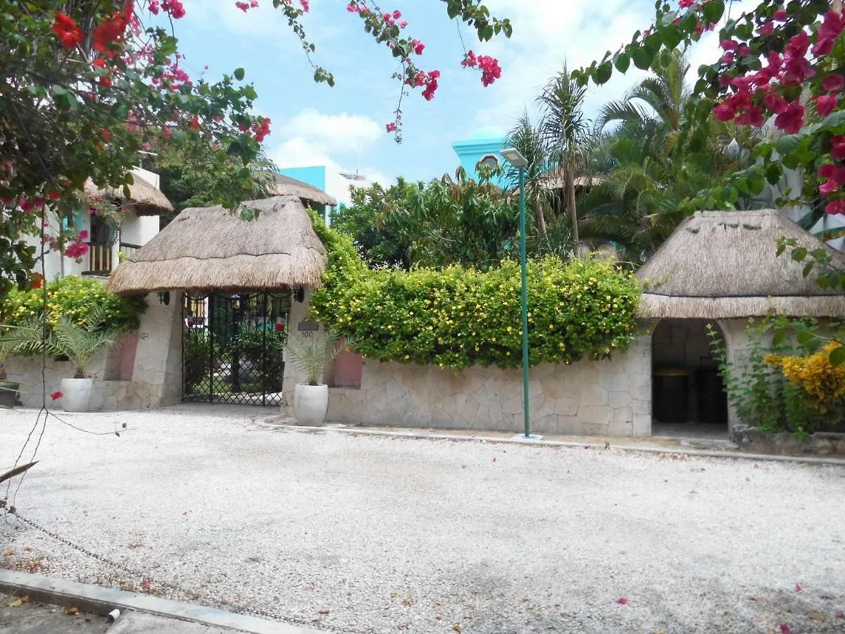 Aparthotel Casa Gatos Akumal 2*,