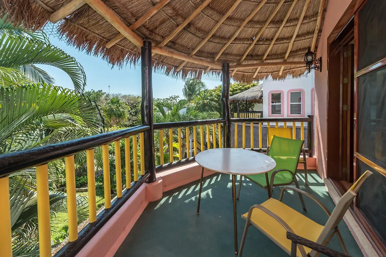 Casa Gatos Aparthotel Akumal